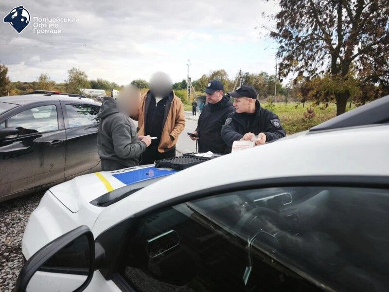 Фото: Поліцейські офіцери громади Волинської області.