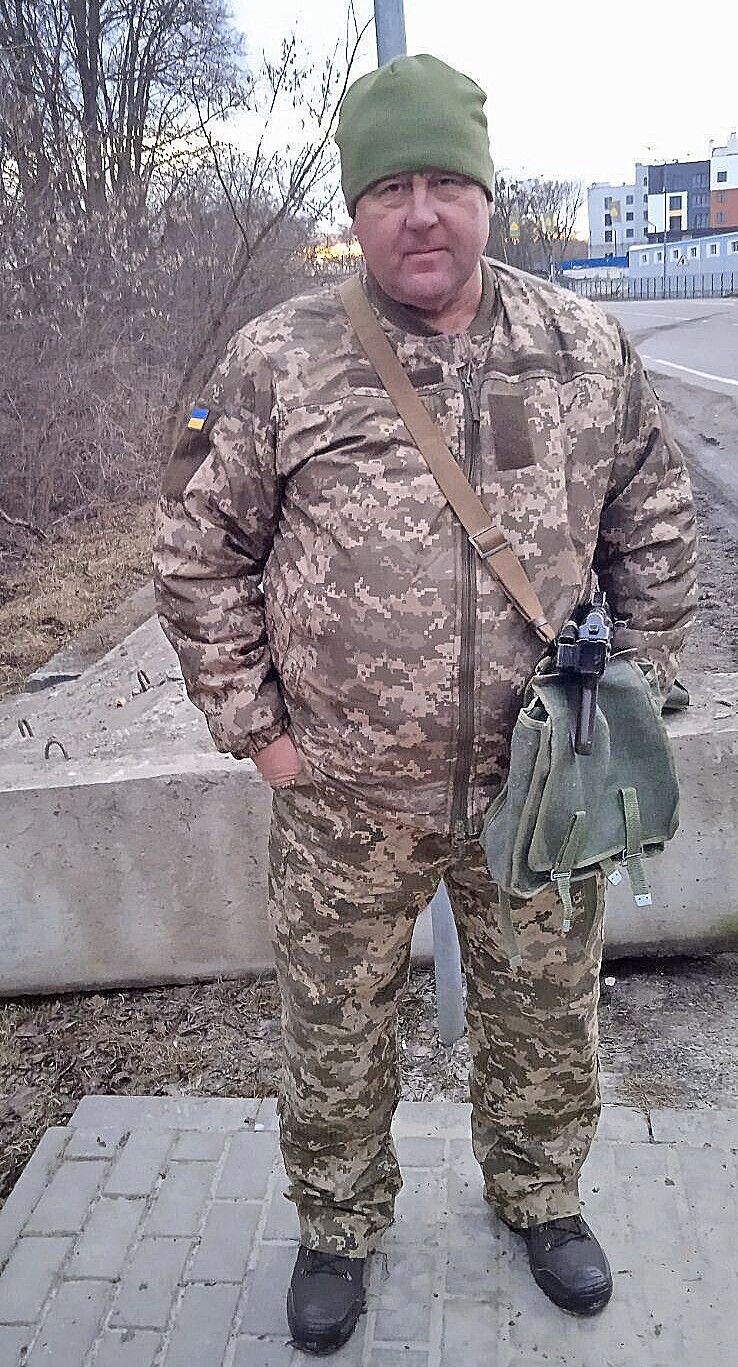 Єдине фото, на якому Богдан Чекеренда вже у військовій формі.