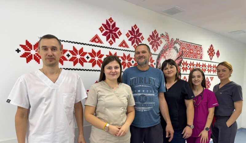 Пан Роман доземно дякує лікарям, яким тричі вдалося відвернути загрозу його життю. 