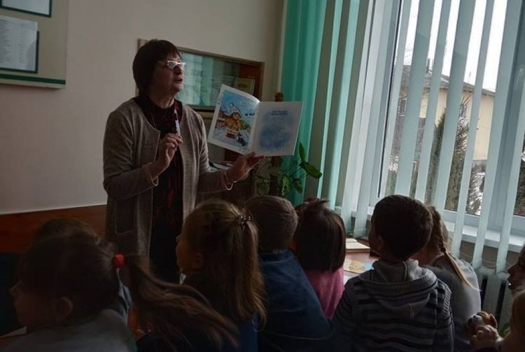 Поетеса і журналістка Валентина Штинько розповіла дітям про літературу.