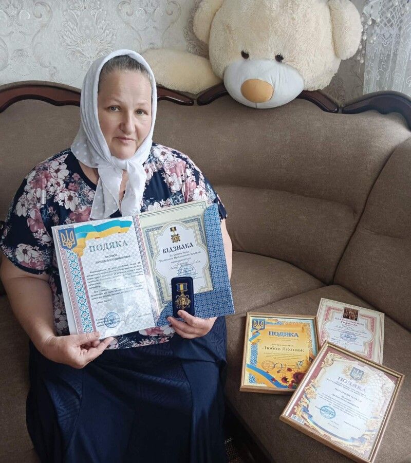 Любов Яконюк одержала за свою працю не одну подяку – зокрема й від керівництва та особового складу 66-го військового медичного госпіталю.