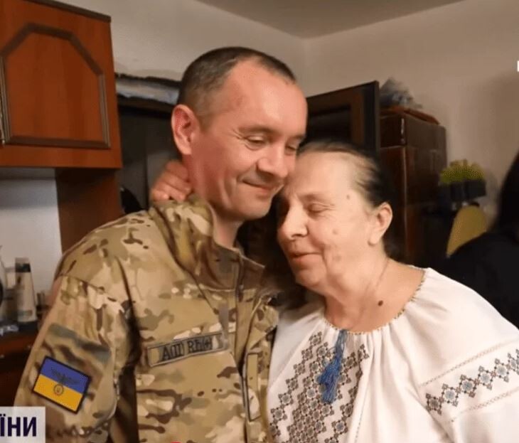 «Тепер ми святкуватимемо його день народження 5 лютого», – сказала щаслива мати Наталія Далецька після повернення сина додому.