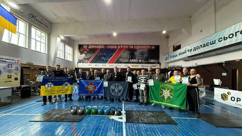 Силачі з ДСНС – чемпіони! Віват! Фото: ДСНС Волині.