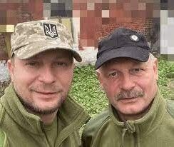 Брати-воїни Степан (зліва) та Олег Барни.