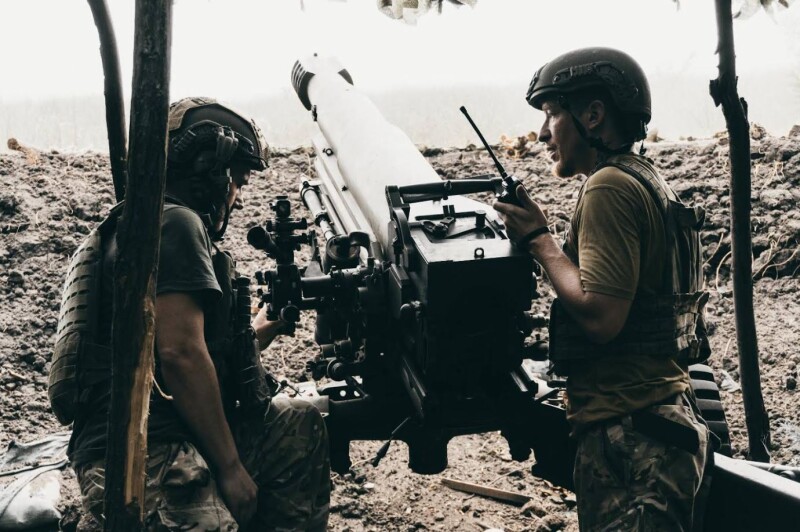 Про командира гармати Валерія Михалевича ходили легенди в підрозділі і знімали сюжети журналісти.