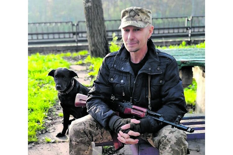 Ех, ветеран Сергій Русінов поліг у бою не з росіянами,  а розстрілявши своїх, і тому був ліквідований…