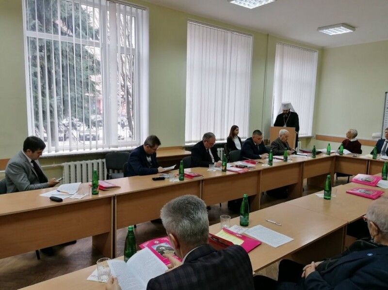 Під час захисту дисертації.