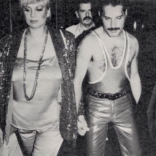 Жінка на фото справді схожа на Полякову.