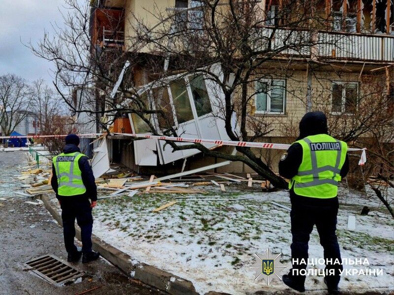 Загалом, для ліквідації наслідків задіяно понад 200 поліцейських.