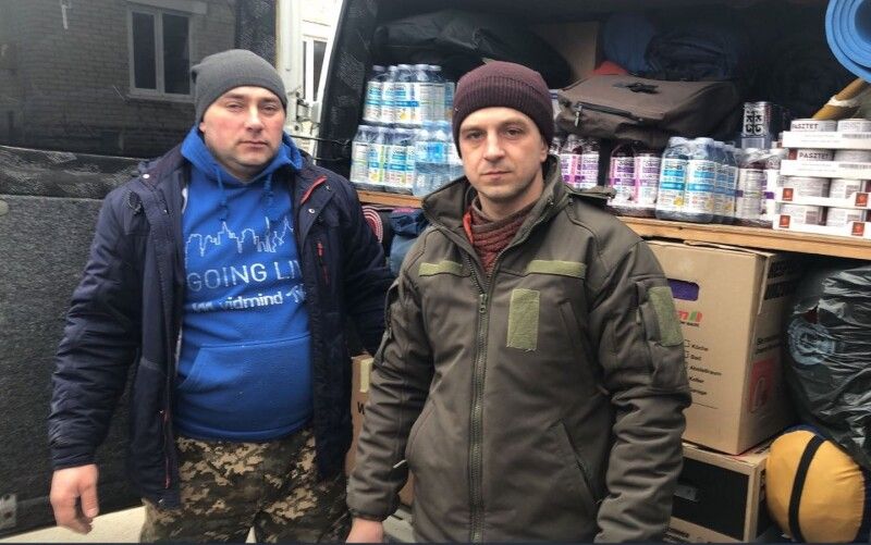 Горохівські волонтери зустріли гуманітарний вантаж із Німеччини від Андрія і Тетяни Кленків і його тамтешніх друзів / Фото Лесі ВЛАШИНЕЦЬ.