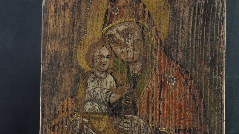 Ікона «Богородиця Одигітрія» 18 ст., дореставраційний стан. Фото надала Еліна Посільська.