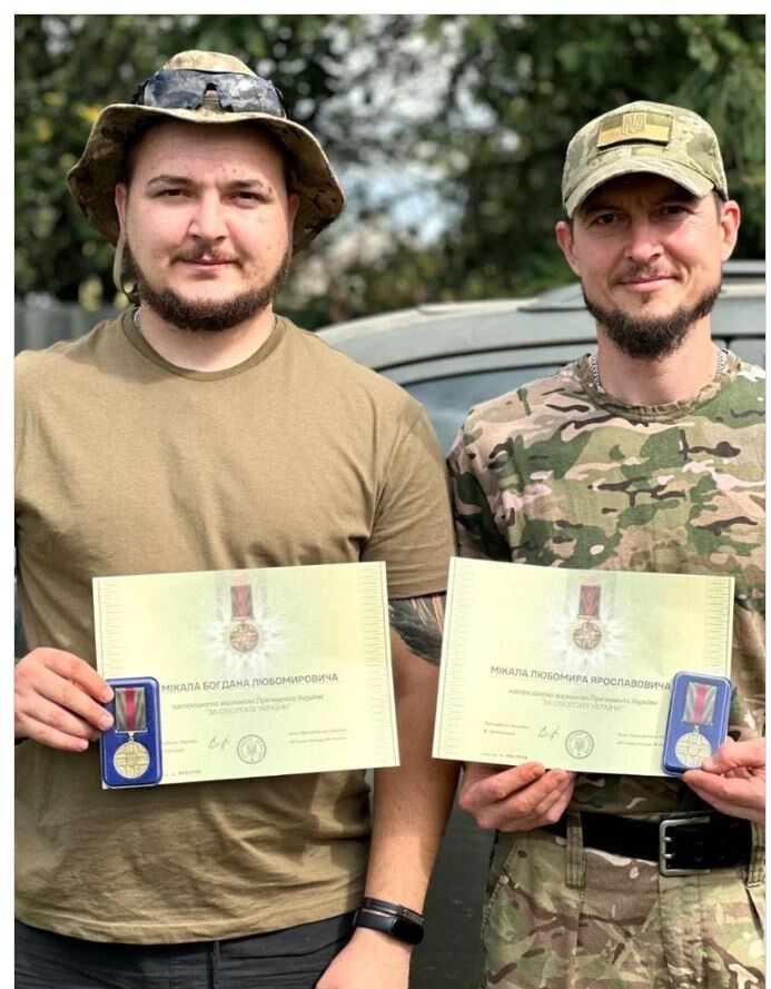 Любомир Мікало зі старшим сином провоювали близько півтора року в одному підрозділі, бліндажі, окопі.