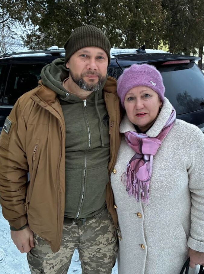 Дмитро Снєсаревський із мамою Наталією Олександрівною.