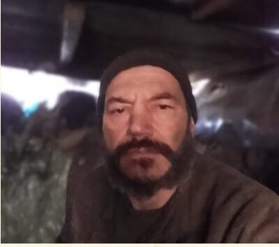 Ось таким зарослим і бородатим повернувся із чотиримісячної позиції в «сірій зоні» Андрій Шарандак. 