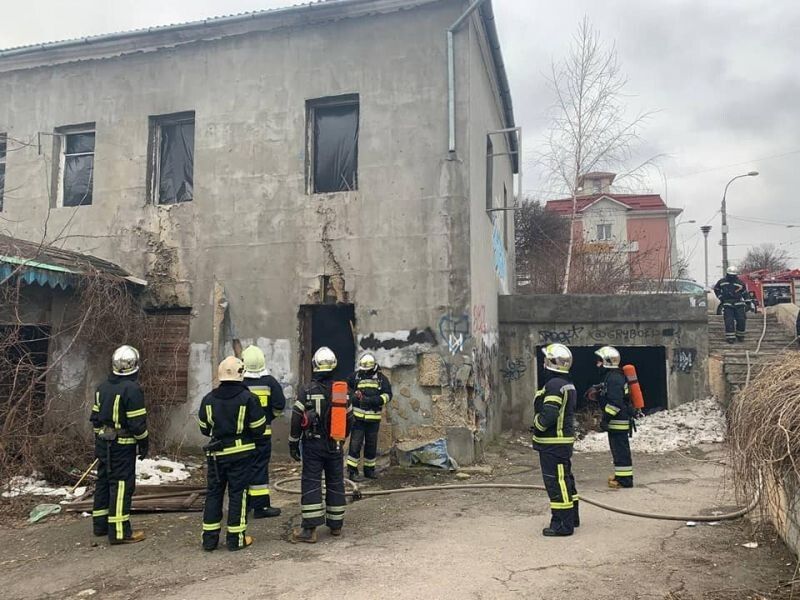 Рятувальники ліквідували загоряння сміття у приміщення 5 кв.м. Фото із сайту rivnepost.rv.ua.