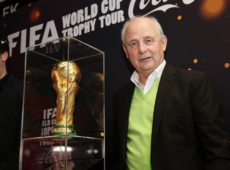 Бернд Хельценбайн реалізував мрію кожного футболіста, ставши чемпіоном світу. Фото із сайту fifa.com.