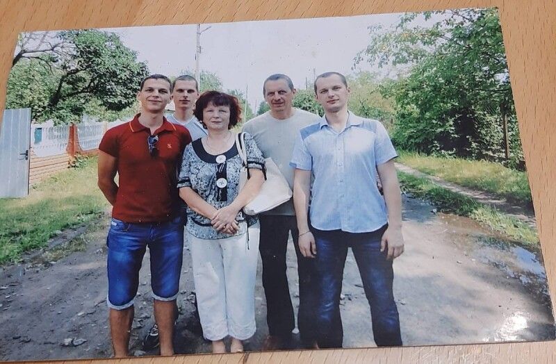 Подружжя Сергієнків і їх сини, які, не вагаючись, стали на захист України.