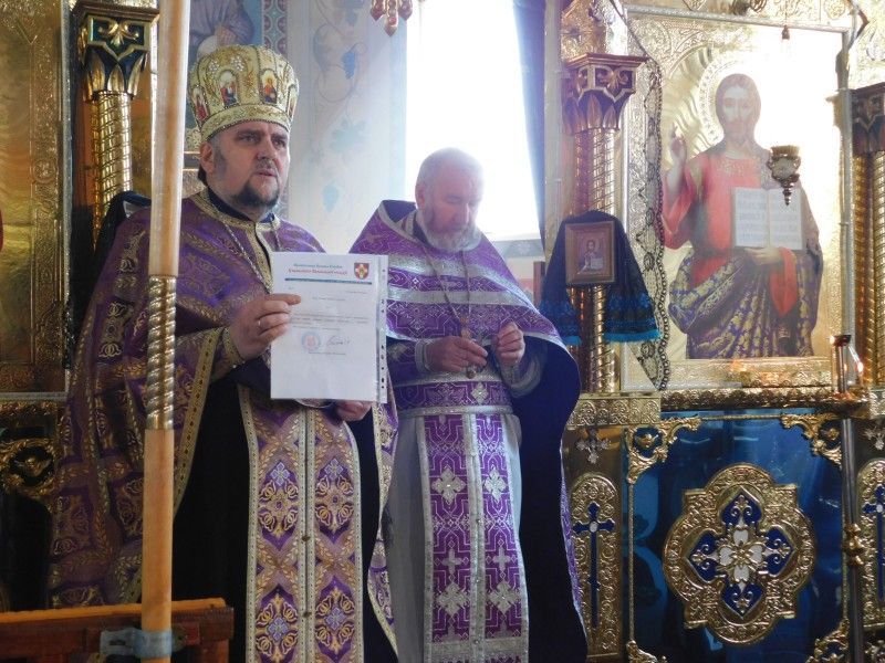 Священик зберіг громаду єдиною, як добрий вітець береже родину. Фото Лесі ВЛАШИНЕЦЬ.
