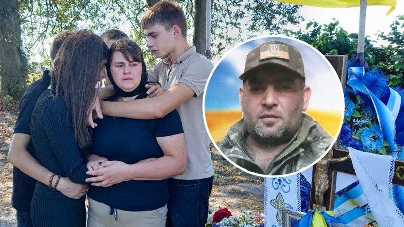 Сім'я Гайка Хачатряна на його могилі...