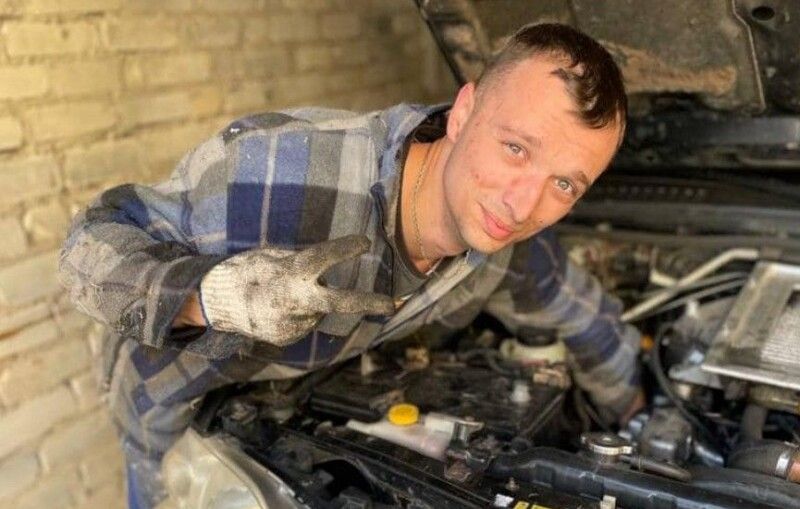 Ремонт волонтерських автомобілів забирає чимало часу, праці та коштів.