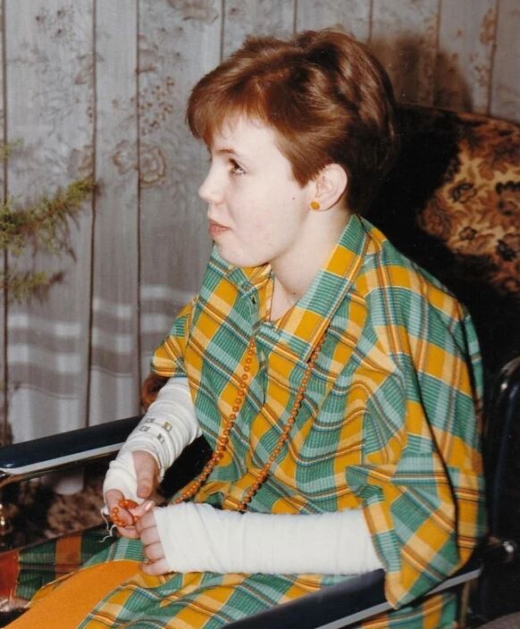 Після кожного переїзду родини Ніну показували новим лікарям.