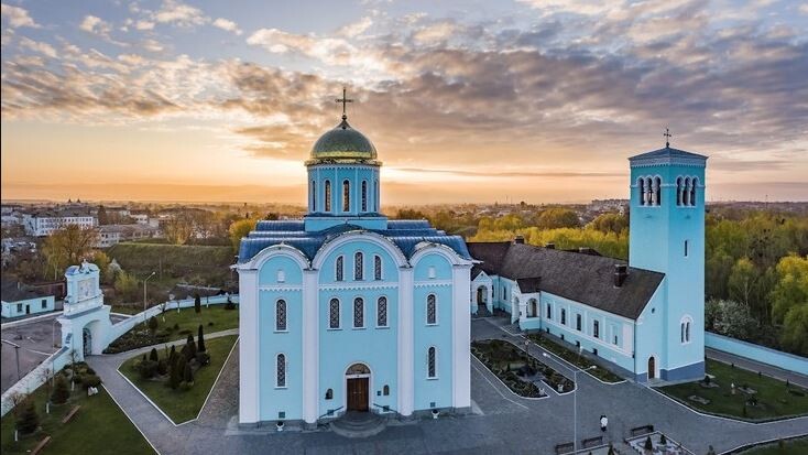 Фото із сайту anga.ua.