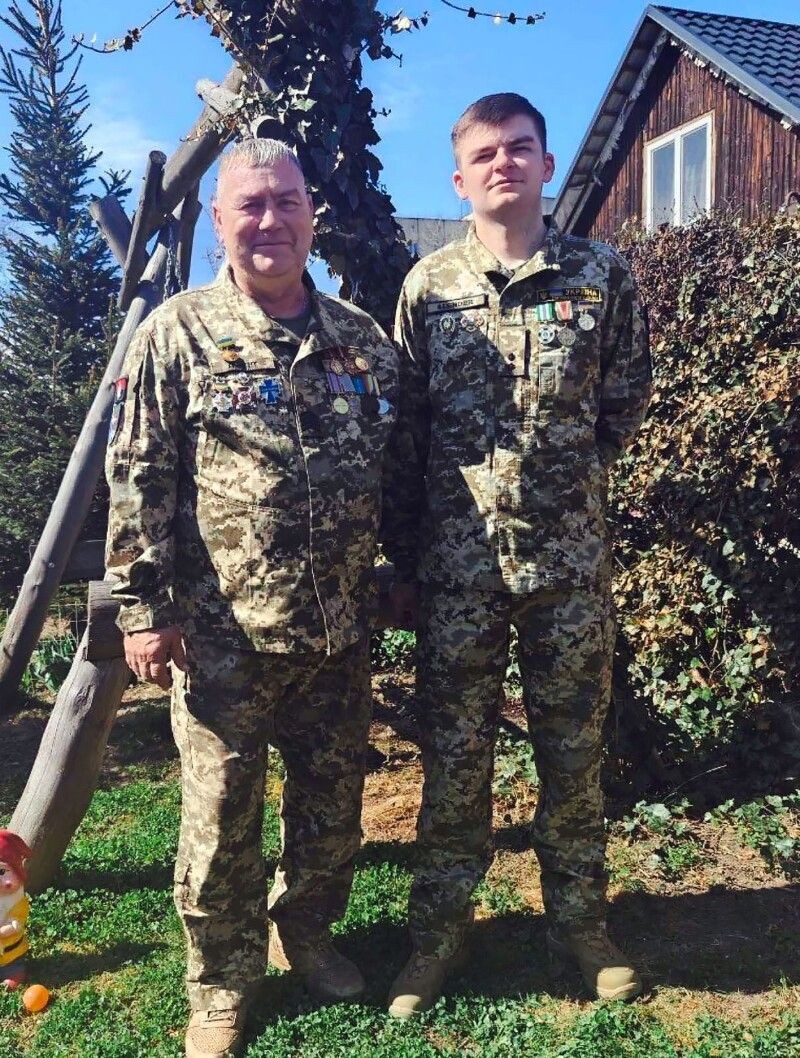 Валерій Степанюк із татом Валерієм Миколайовичем.