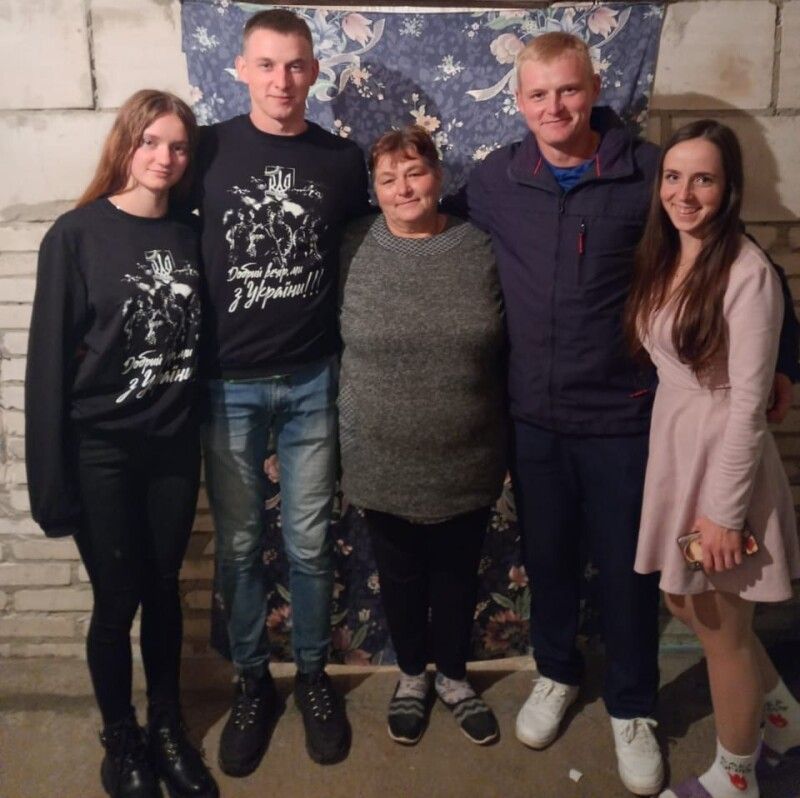 Андрій – у колі рідних людей під час приїзду додому в складі супроводу «на щиті».