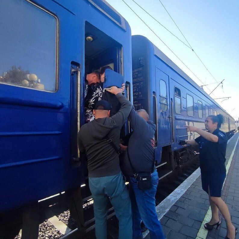 Переселенці прибули у Луцьк з Дружківки. Фото: Анна ГНАТЮК.