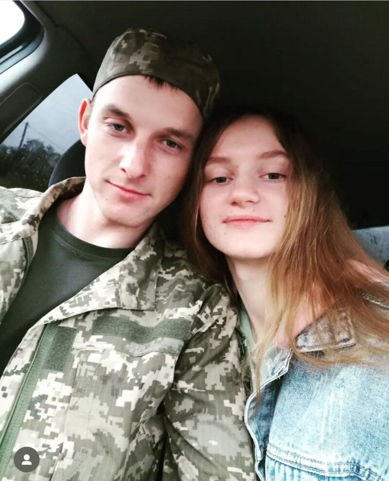 Одне з побачень із коханою – Марійка приїжджала до Андрія, коли він воював на Харківщині.