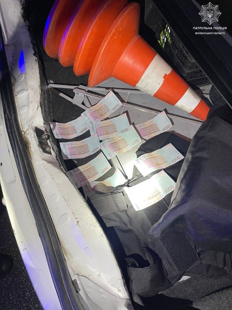 Ось вони: 10 купюр по тисячу гривень.