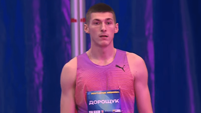 24-річний Олег Дорощук здобув «золото» на Меморіалі Дем'янюка у Львові, підкоривши висоту 2,24 метра. Фото: sport24.ua.