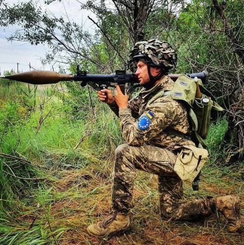 Наш Герой на передовій.