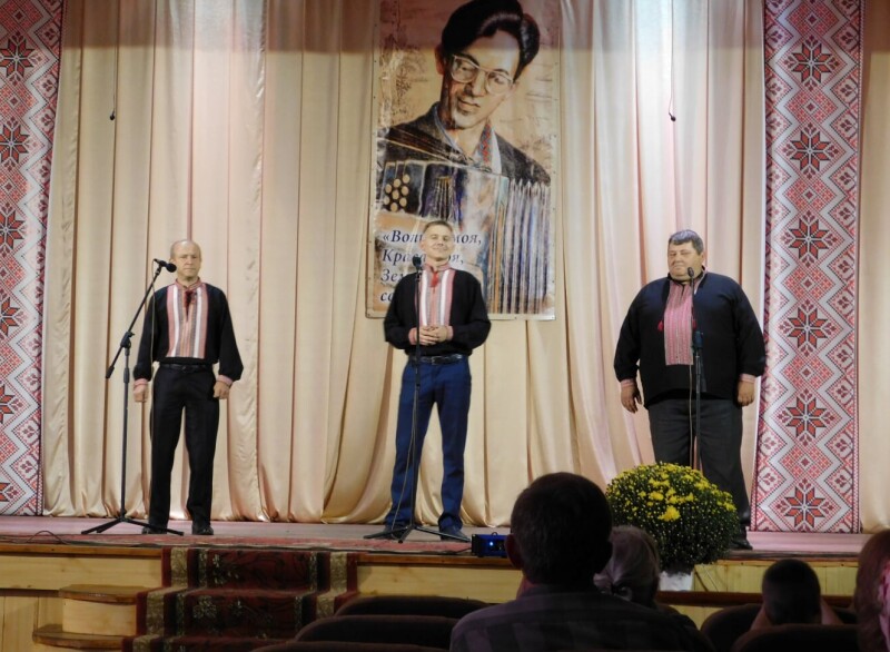 Тріо із Берестечка виконало, крім пісні Степана Федоровича, естрадну композицію.