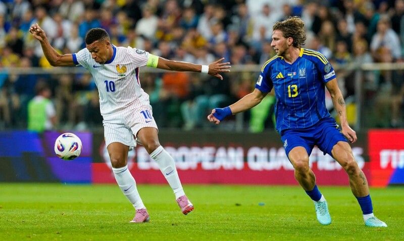 Ех, наш «Лев» не втримав зірку Франції...