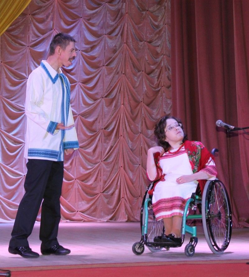 Артисти-аматори театру «ТАМІ» з виставою «Язиката Хвеська».