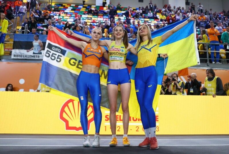 Рівняння на українські прапори! Фото Getty Images.