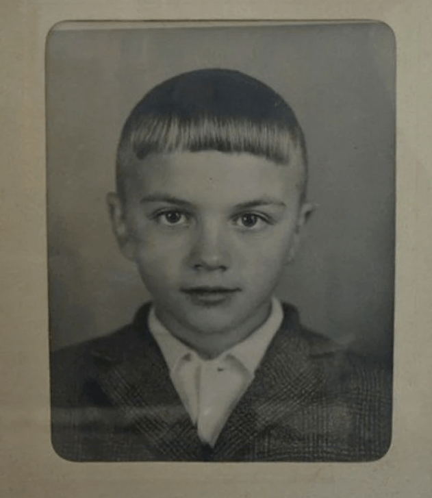 Валерій Діброва у шкільні роки. Фото із сайту volynpost.com.