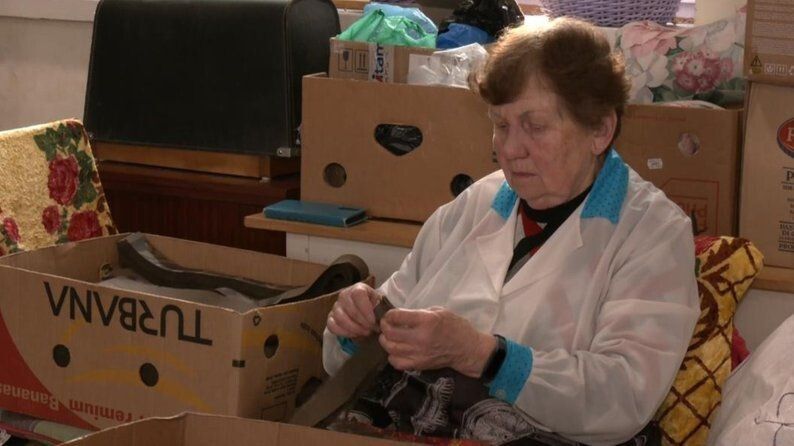 Підготовка стрічок для маскувальних сіток, січень 2026 року. 