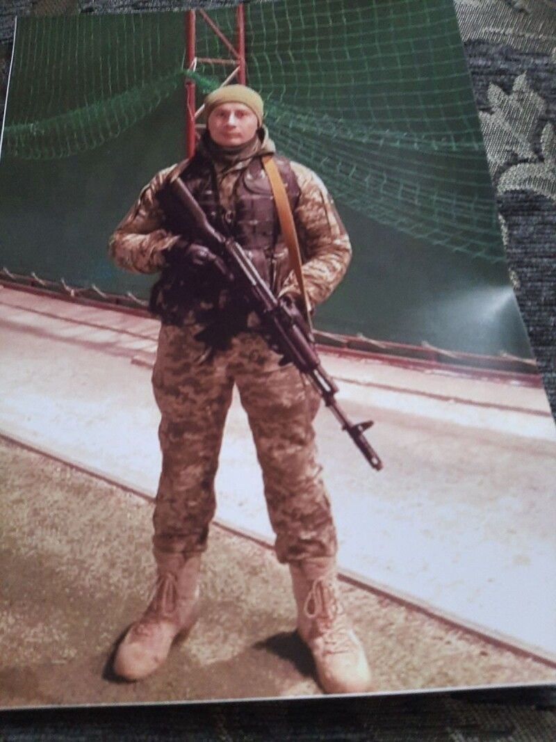 За законом, звільнитися зі служби міг би й наймолодший син Іван, але не захотів скористатися цим правом.