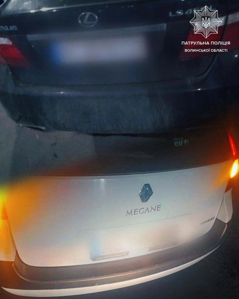 Інспектори відсторонили обох громадян від подальшого керування.