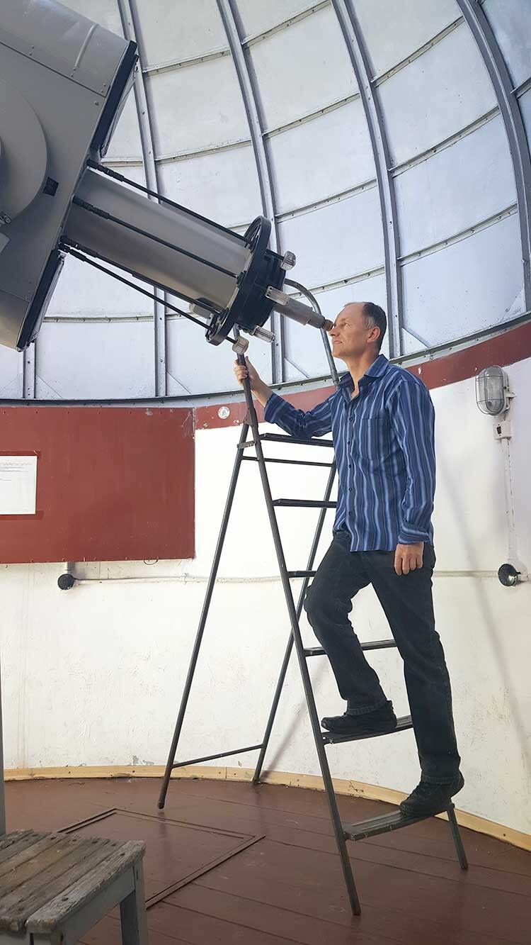 Учений користується другим за потужністю телескопом у світі.