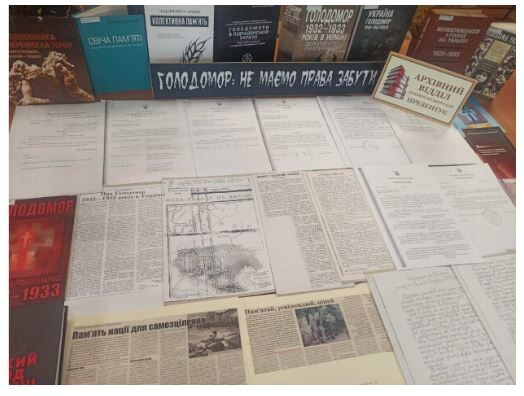 Інформація на експонатах виставки – вражаюча до сліз. Фото: Луцька міська рада.