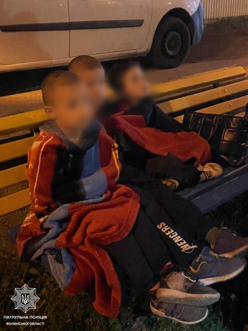 У Луцьку патрульні виявили малолітніх дітей без нагляду дорослих. Фото: Патрульна поліція Волині.