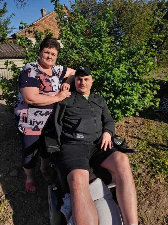 Вдома лікують і мама, і родина, і рідне подвір’я. 