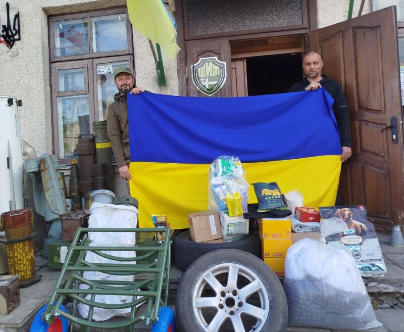 Головний «щитівець» Віталій Гладун жодного воїна не проводжає з «Щита» з порожніми руками.