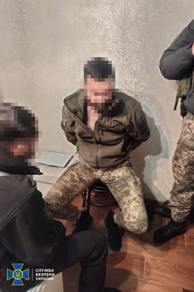 Затриманий повністю визнав свою вину.