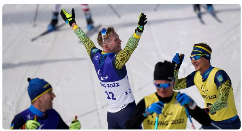 Здобувши «бронзу» в парабіатлоні, Дмитро Суярко не приховував емоцій. Фото: Associated Press.