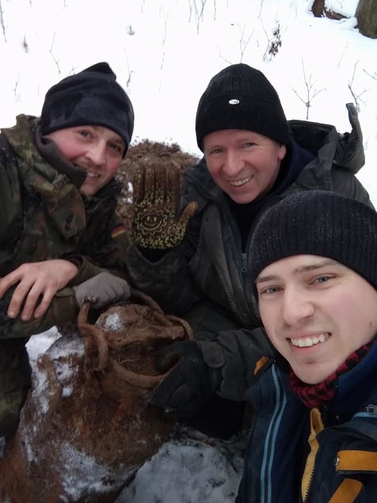 Хлопці, які знайшли архів.