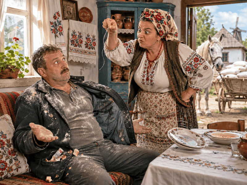 – Не прикидайся домашнім котом! Волосина! Біла! Довга! Нахабна!